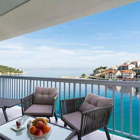 Seafront Paradise