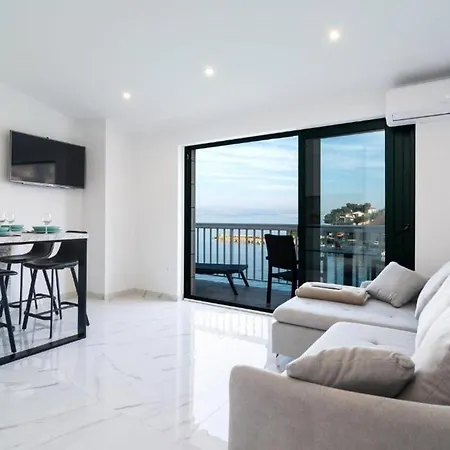 Apartmán Seafront Paradise *