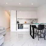 Seafront Paradise Daire *